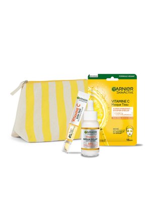 TROUSSE ROUTINE VITAMINE C : SÉRUM, SOIN YEUX, MASQUE TISSU - Set de soins du visage