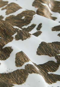 Sál - cow print