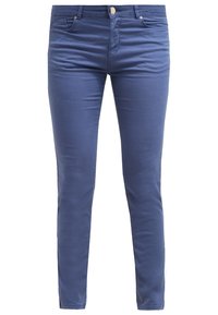 Pantalons en mélange de coton bleu avec une coupe ajustée, dotés de cinq poches, de coutures discrètes et d'une taille naturelle. Texture lisse et couleur unie.