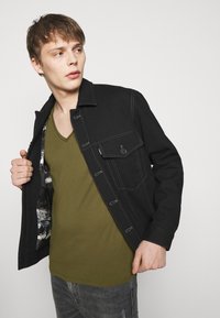 DRYKORN QUENTIN - T-shirt básica - olive