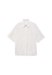 Camisa blanca de manga corta con cuello clásico, hecha de una tela suave. Presenta un corte relajado y un diseño minimalista.