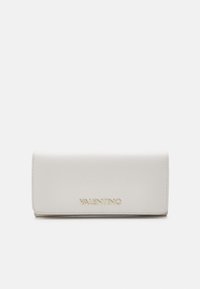 Valentino läderplånbok i ljusgrått, med en texturerad yta och guld-logotyp. Kompakt rektangulär form med sydda kanter.