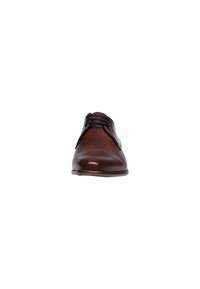 Chaussure habillée en cuir marron avec une texture lisse, à bout rond et lacets bleu foncé. Présente un petit talon et des détails de coutures subtils.