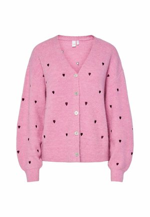 Cardigan lavorato a maglia rosa con scollo a V, chiusura con bottoni e motivi a cuore neri sparsi sul tessuto. Presenta maniche a sbuffo.