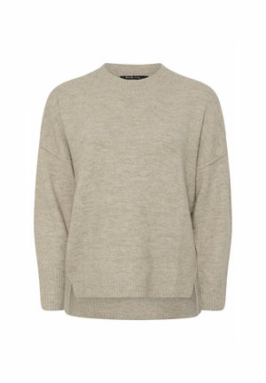 Pullover grigio chiaro lavorato a maglia con scollo rotondo, spalle scese e polsini a coste. Presenta un orlo posteriore leggermente allungato.