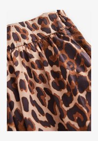 Selezionato, leopard print