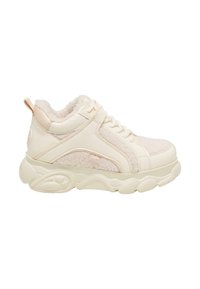Fette Sneaker aus Cream in Kombination mit Kunstfell-Futter, Obermaterial aus Leder und Textil, Schnürdesign, runde Zehenpartie und strukturierte Sohle.