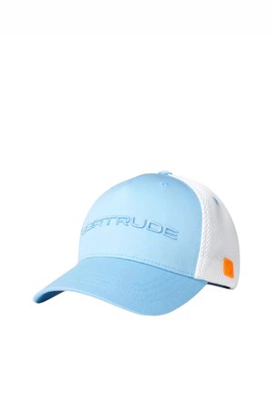 Casquette de baseball bleu clair avec dos en mesh blanc et "GERTRUDE" brodé en bleu sur le devant, avec une étiquette orange sur le côté.