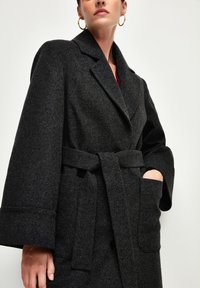 adL WITH POCKET - Abrigo clásico - anthracite