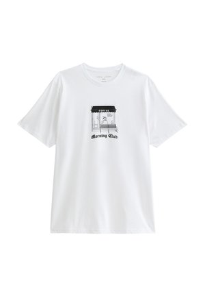 Camiseta de algodón blanca con un gráfico negro de una cafetería y el texto "Morning Club" debajo. Cuello redondo clásico y mangas cortas.