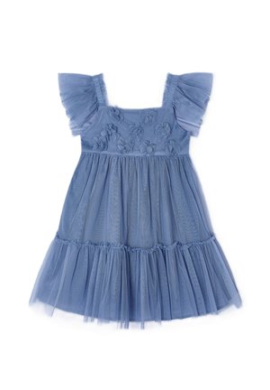 Jasnoniebieska sukienka z tiulu z kwiatową haftem, kwadratowym dekoltem i marszczonymi rękawami. Posiada warstwową, rozkloszowaną spódnicę o fakturowanym wykończeniu.
