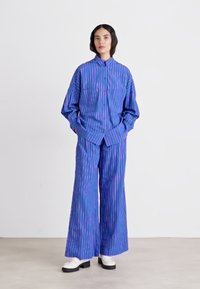 sessùn FONTANIA - Camicia - office blue