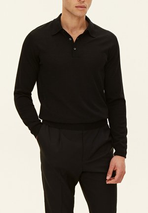 Polo - black tile