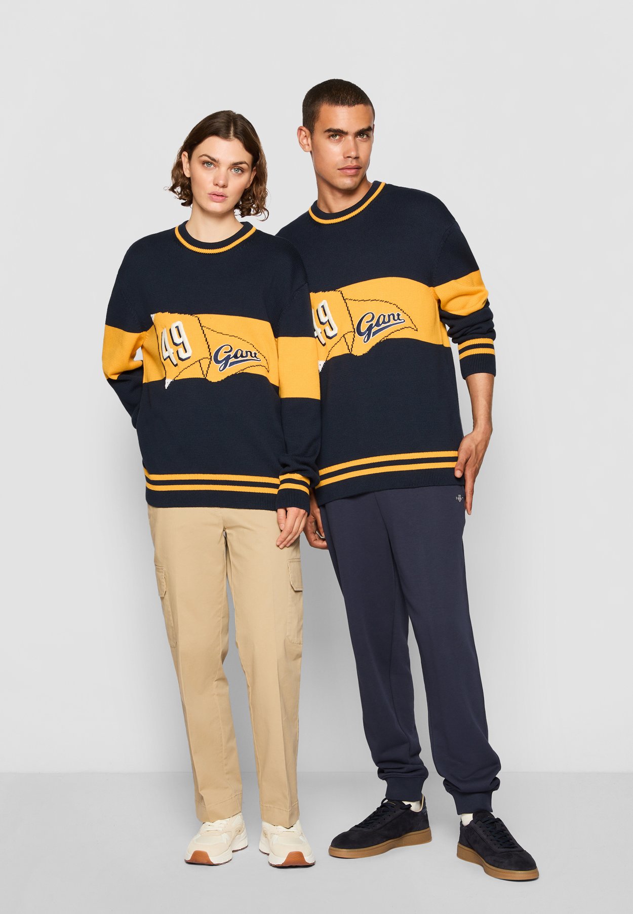 EXCLUSIVE HERITAGE 2.0 STRIPE GRAPHIC C-NECK