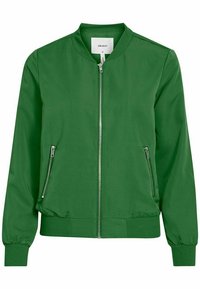 Groene bomberjack met een ritssluiting, ribgebreide manchetten en zoom, twee zijzakken met rits en een gladde textuur. Eenvoudig ontwerp zonder patronen of accenten.