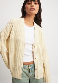 NA-KD - V-NECK - Cardigan - cream Thumbnail Image 1