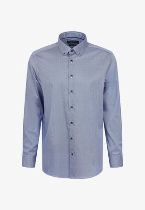 Blau gemustertes Hemd mit Button-down-Kragen, langen Ärmeln und dunklen Knöpfen; verfügt über eine feine geometrische Struktur.