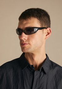 Zign UNISEX - Päikeseprillid - black