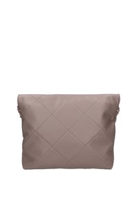 Borsa a pochette in pelle trapuntata di un beige tenue, caratterizzata da una texture morbida, una tracolla a catena e un’apertura a ripiegamento. Finitura liscia con motivo a diamante.
