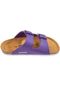 Paarse schuif sandaal met twee verstelbare bandjes, kurken voetbed, beige binnenvoering en witte buitenzool. Gemarkeerd met "palado" logo.