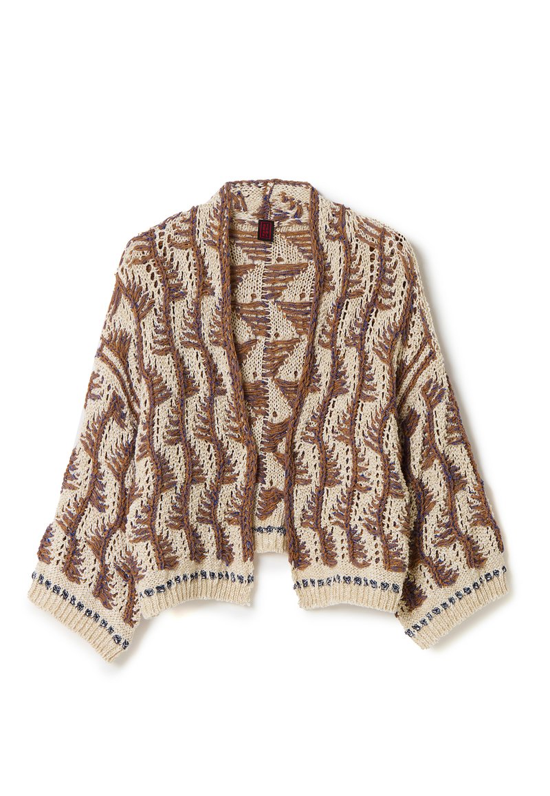 Cardigan lavorato a maglia con apertura frontale, caratterizzato da una base crema, motivi ondulati marroni e accenti testurizzati lungo i polsini. Maniche corte e morbide.