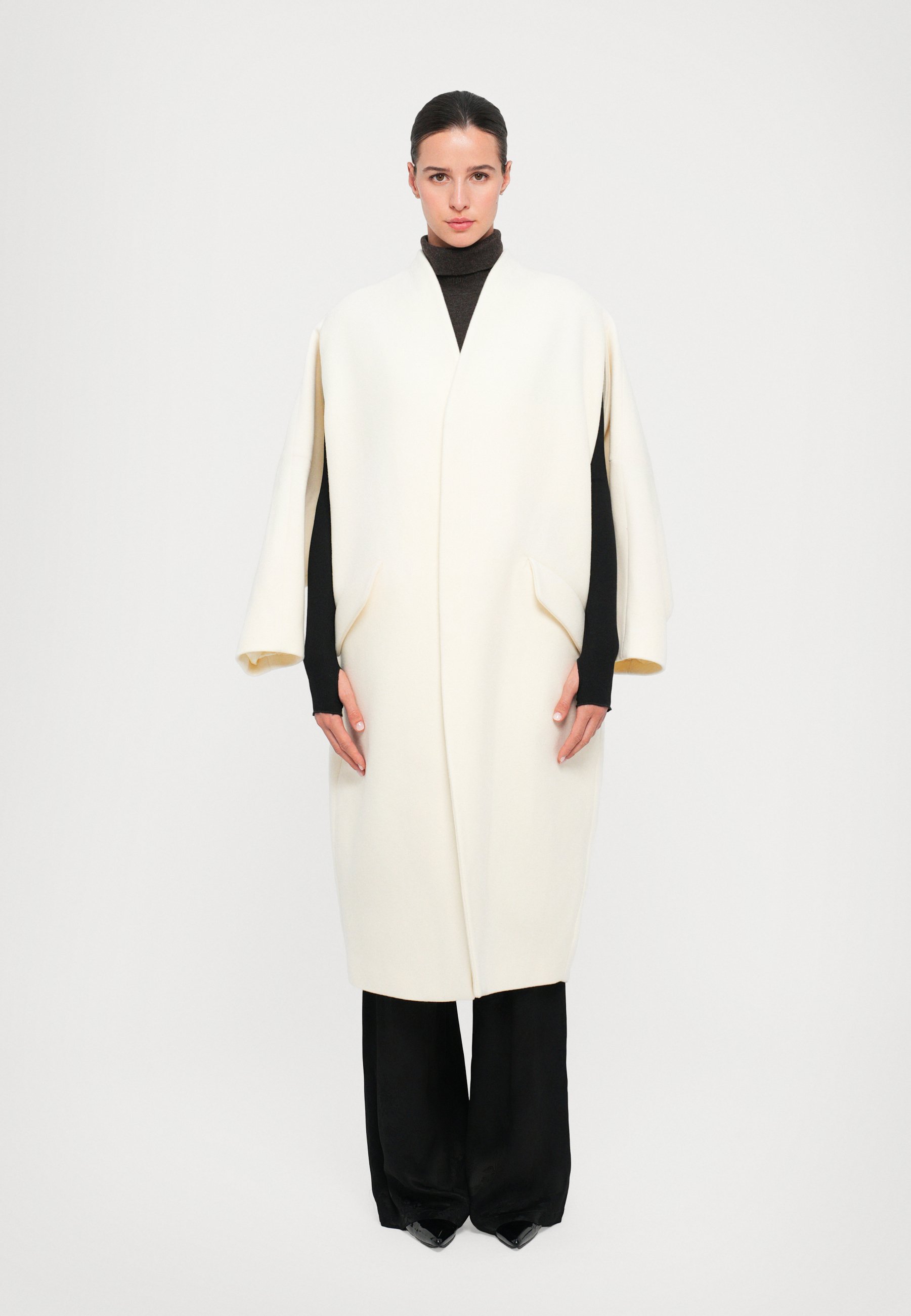 コート MM6 MAISON MARGIELA Ivory Wool Blend Coat MM6 Maison Margiela Pile wool-blend Coat | Neutrals | FARFETCH