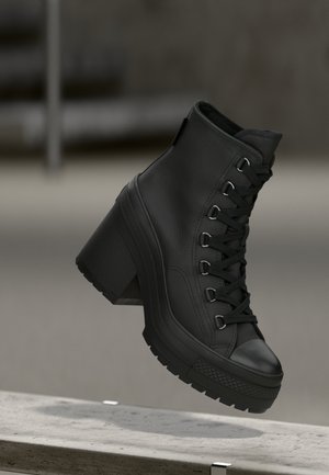 Converse CHUCK 70 DE LUXE HEEL PLATFORM - Μποτάκια με κορδόνια - black/silver-coloured