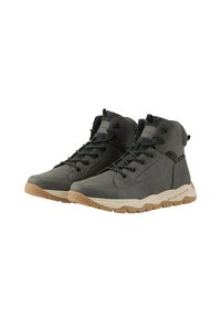 Zapatillas de caña alta en gris oscuro, hechas de cuero liso y tela, con cordones redondos, un cuello acolchado y una suela de goma beige.