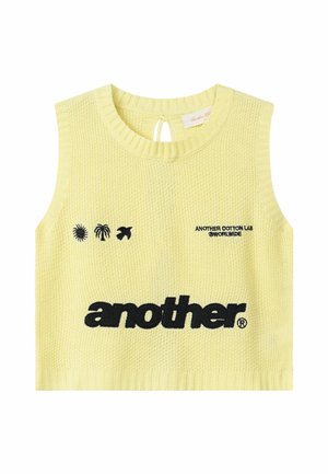 Top sin mangas de punto amarillo con iconos negros de sol, palmera y pájaro, y texto "another" con bordado "ANOTHER COTTON LAB @WORLDWIDE".