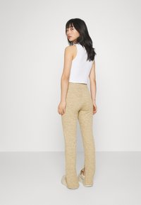 Gina Tricot Petite SIGNE  - Calças - beige