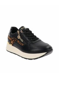 Sneaker in pelle nera con accenti in stampa leopardata, hardware dorato, suola imbottita e design lace-up con dettaglio zip.
