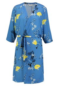 Květinové zavinovací šaty v modré barvě se žlutými a bílými květy. Mají krátké rukávy, pásek na zavázání a volný střih. Vyrobené z lehké látky.