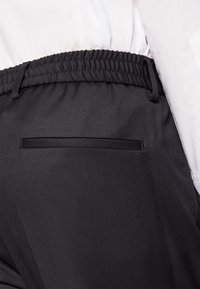 Thumbnail Image 6