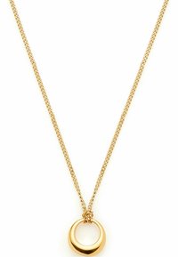 Collana d'oro con una catena sottile e un pendente circolare liscio. Il pendente presenta una finitura lucida ed è attaccato con un dettaglio annodato.