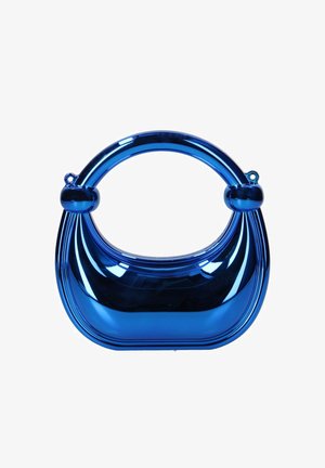 Glanzende metallic blauwe handtas met afgeronde handgreep en knoopdetails aan weerszijden, weergegeven tegen een witte achtergrond.