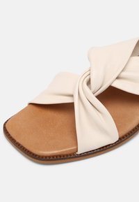 Mis Pepas Mules - off-white