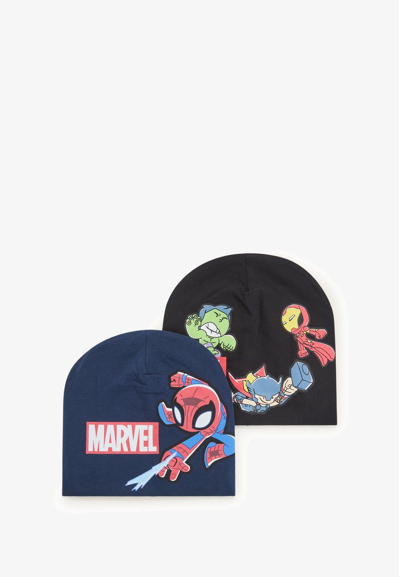 Due due berrettini: uno blu navy con una grafica di Spiderman e il logo "MARVEL", l'altro nero con illustrazioni di Hulk e Iron Man.