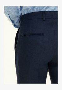Selezionato, navy