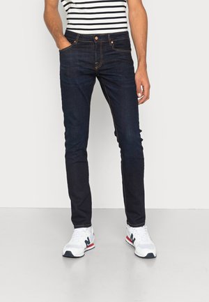 ESSENTIALS RALSTON - Jeans Slim Fit - beaten back