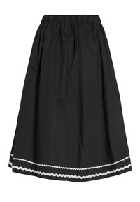 Svart midi skjørt med elastisk midje. Har en volangkant og hvit sikksak trim ved kanten. Laget av lett stoff.