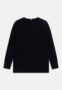 T-shirt a maniche lunghe nera in cotone. Presenta un collo tondo, una texture morbida e un piccolo etichetta rossa e bianca sul retro del collo.