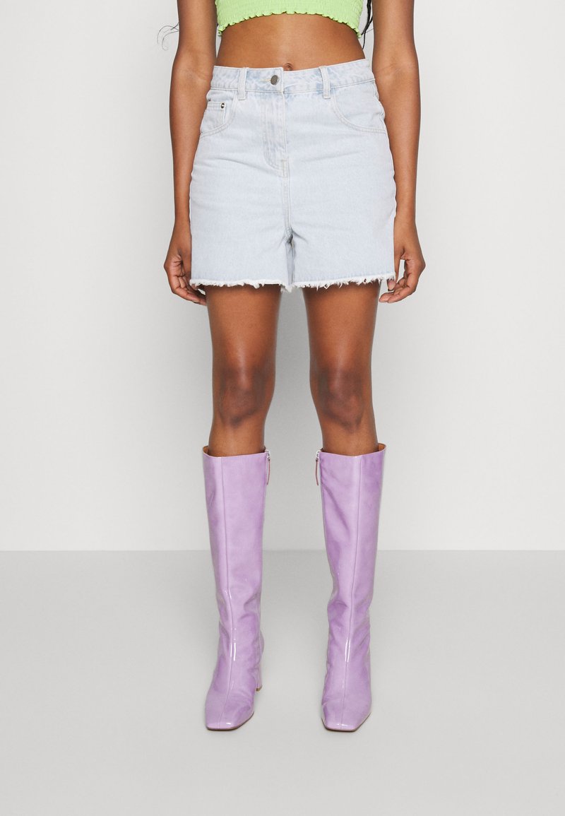 Vintage Supply RAW HEM - Calções de ganga - light wash