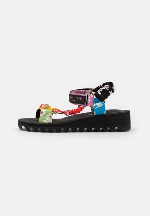 Sandali con zeppa - multi-coloured