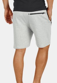 Solid SDTARAS - Rövidnadrágok - light grey