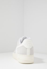 Nike Sportswear NIKE AIR FORCE 1 LV8 - Joggesko - white/sail/platinum tint