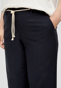 Triangle Housut - navy