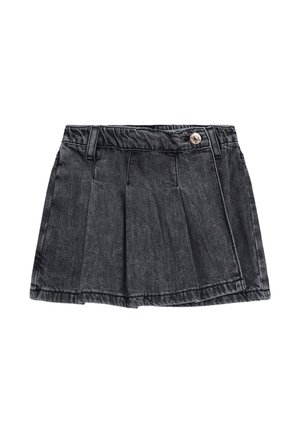 Gonna mini in denim nero con pieghe, chiusura a bottone e finitura testurizzata. Presenta una vita con passanti per cintura e cuciture pulite.