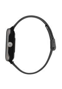 Orologio smartwatch nero con una cassa rettangolare arrotondata, bezel in metallo testurizzato e cinturino intrecciato. Presenta un pulsante centrale e dettagli hardware lisci.