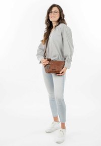 SURI FREY HADLEY - Cross body bag - cognac