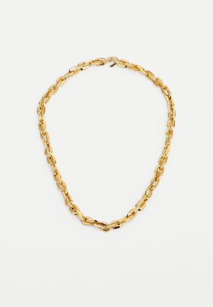 Kuldmetallist kettkaelakee, mis sisaldab ovaalseid linke läikiva viimistlusega, mõõtes ligikaudu 1 cm laiune ning seondudes sujuvalt.